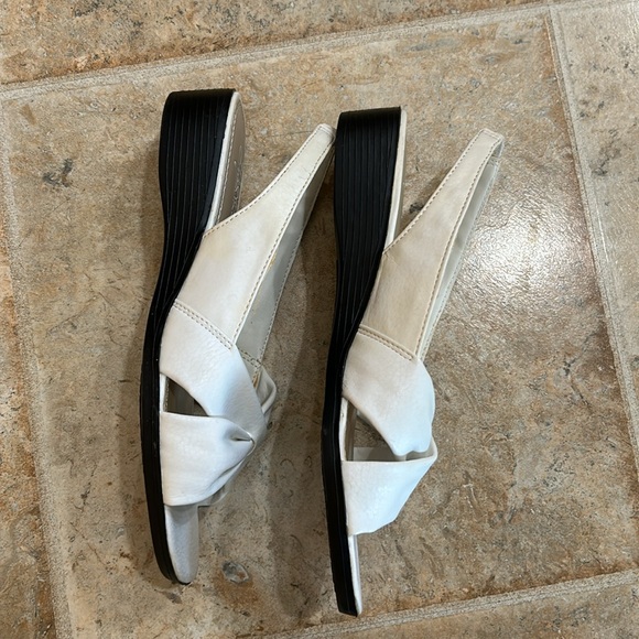 LIFE STRIDE SANDALS - Picture 3 of 10